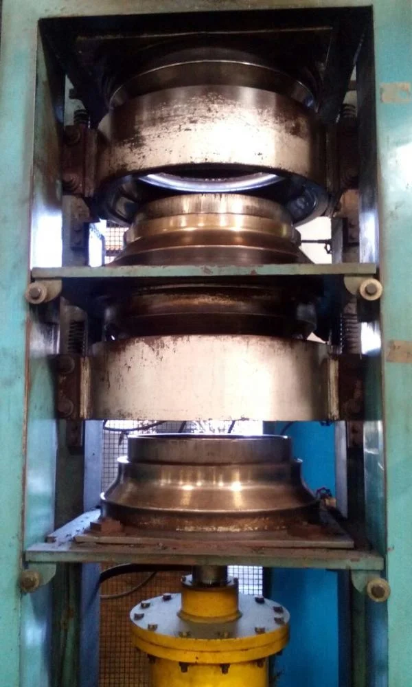 CE/ISO Tyre Flap vulcanizing press machine