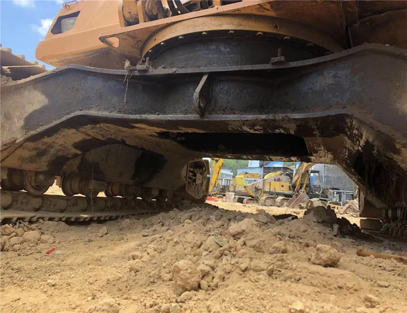 Used Japan small excavator kato HD450-7 mini excavator with diesel engine and original paint for sale