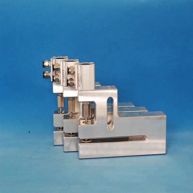 
 Пробойник для отверстий с одним кольцом толщиной 8 мм, проходящий слот толщиной 150 мм  