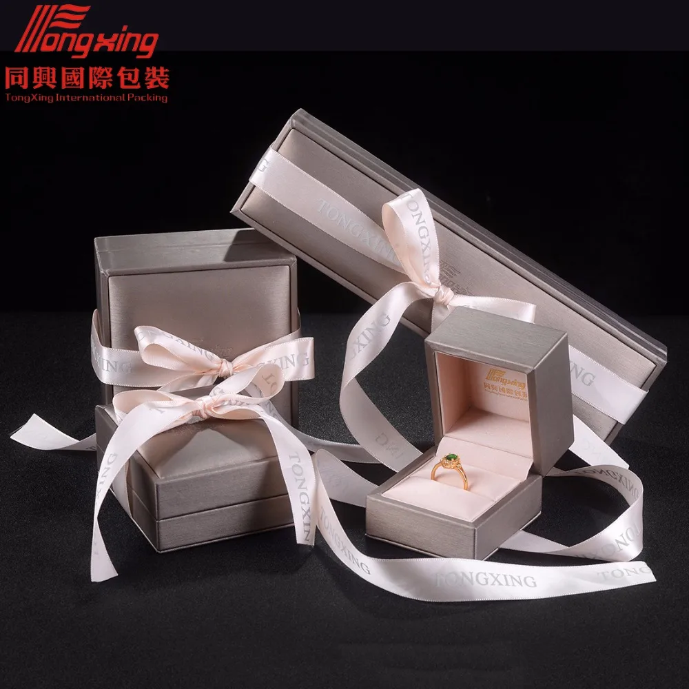 Gift Paper box jewelry packaging with fashion design