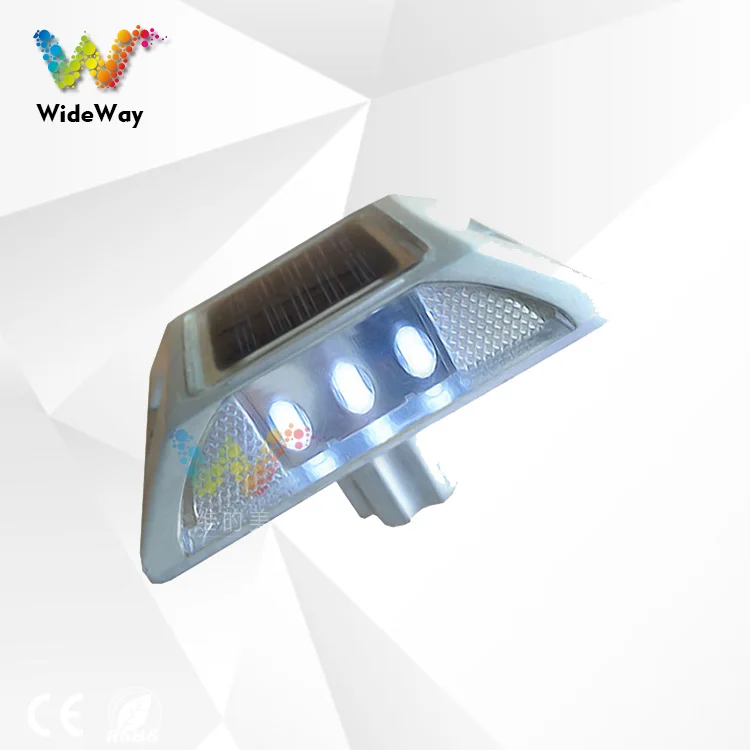 Cat Eye Red LED Solar Road Studs with Foot for Sale