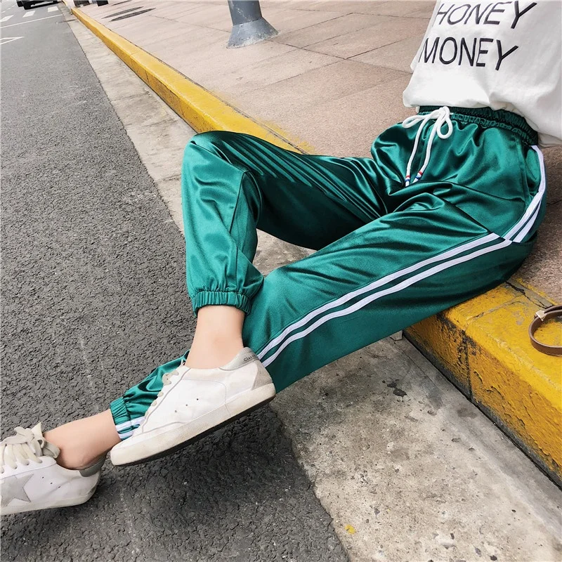 Factory Supply Quality Fashion Hip Hop Style Women Side Stripe Patch Sweatpants Satin Gloss Women Jogger Pants