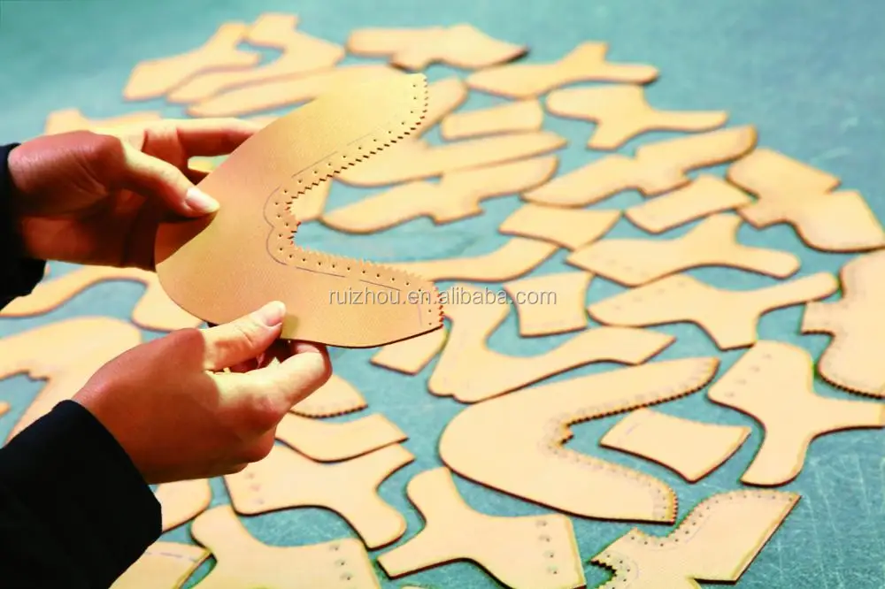 Small model cnc genuine leather cutting machine for sample products by knife