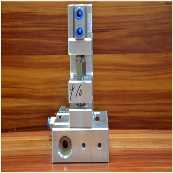 
High Precision Pneumatic 10mm Hole Punch for Plastic Film 