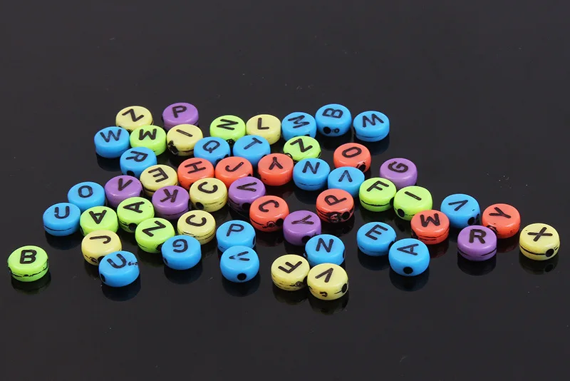 In Stock Supply high quality 4*7mm 6*6mm 7*7mm flat round cubic shapeacrylic letter beads alphabet beads