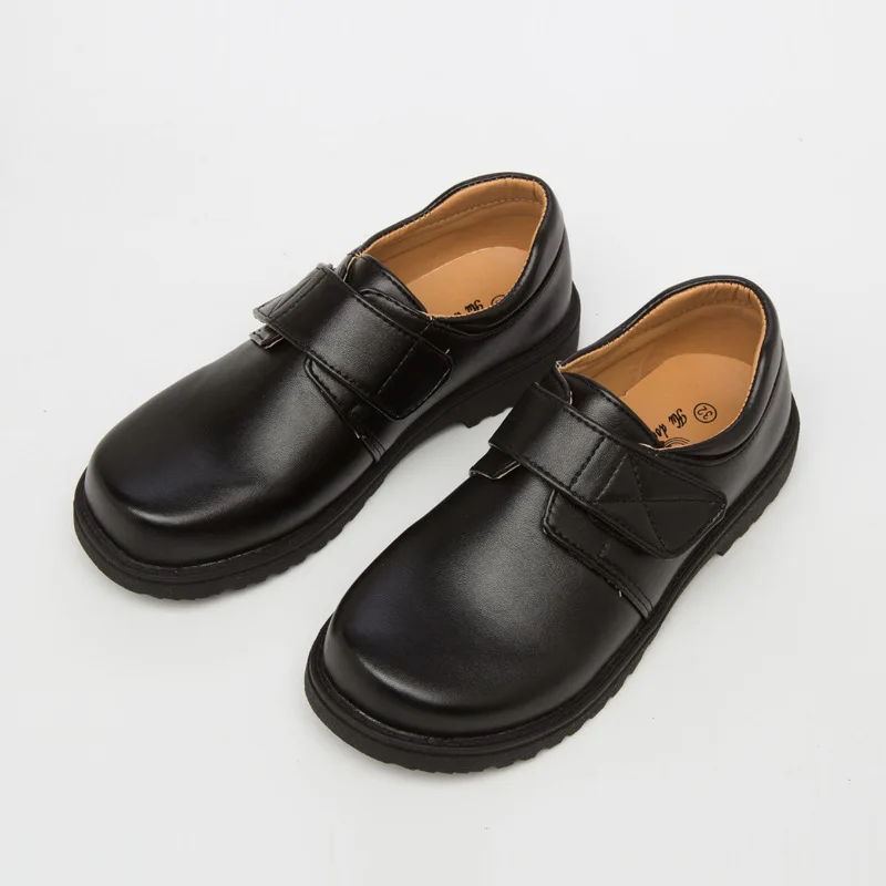 
china Kids Fashion School White Shoes Boy Soft Leather Flat Shoes Men Wholesale Shoes 