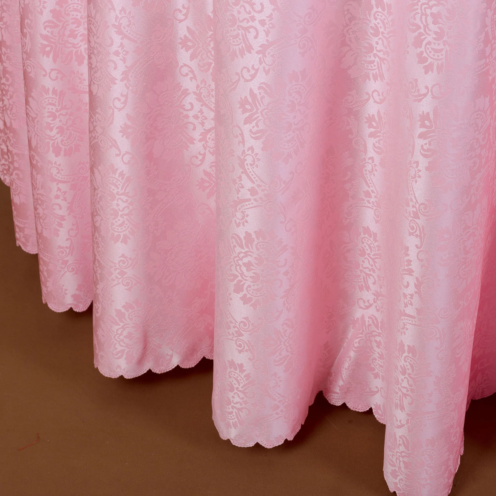 
Luxury Wholesale Jacquard 132 Round Wedding Damask Tablecloths 