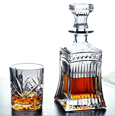 Hot sale high quality Glass crystal whiskey decanter
