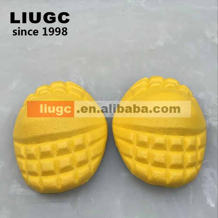 Shoulder pad for motorcycle jacket