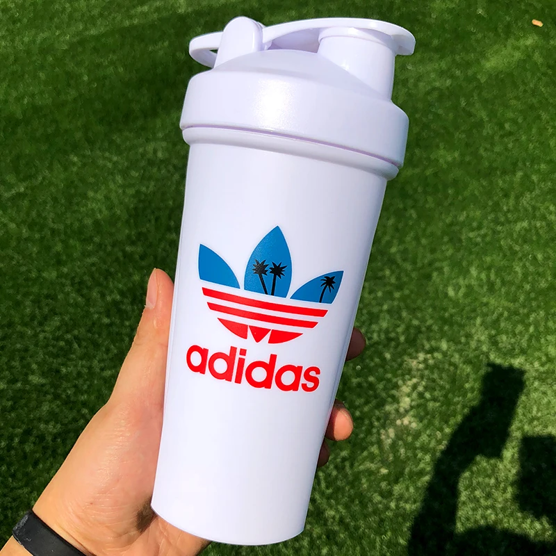NO MOQ and can be custom logo protein shaker bottle drinking bottle bpa free plastic sports bottle 500ML