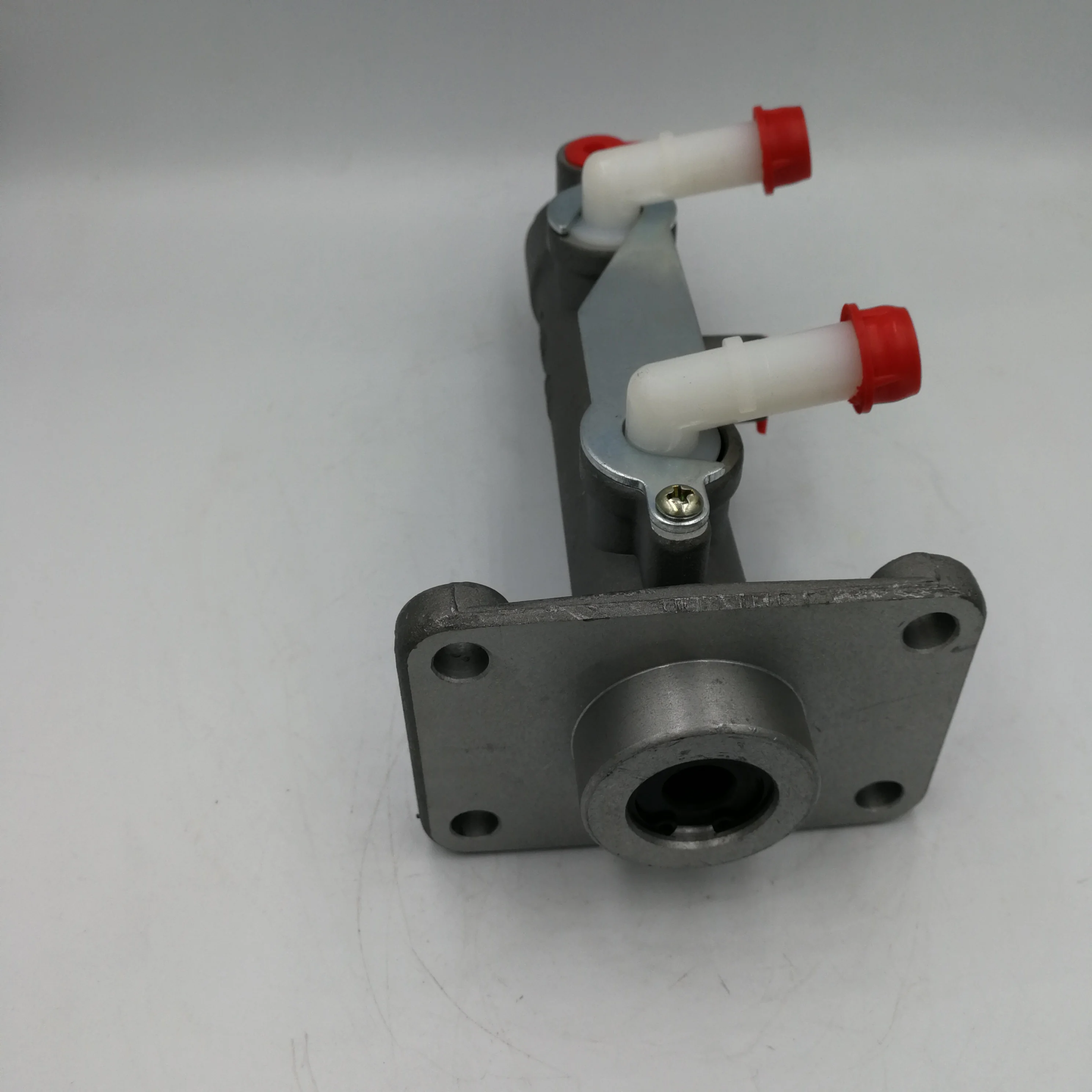 Manufacturers produce brake master cylinders and brake pumps or brake master cylinders suitable for YUNJIN