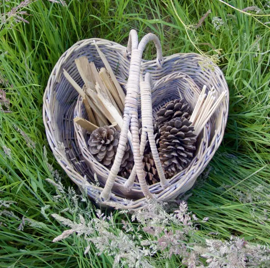 YULIN JIAFU Set of Two Large Small Grey Heart Wicker Baskets