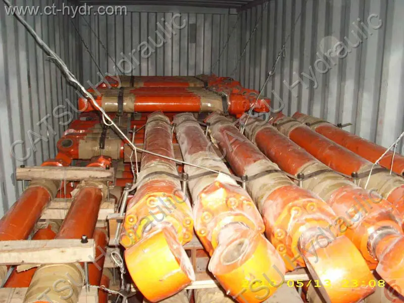 Экскаватор Hitachi EX1200 вооружить гидроцилиндр