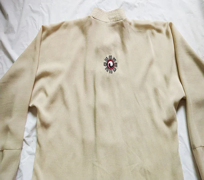 Unisex custom linen and cotton beige or OEM colors with embroidered Taiji logo on back long sleeves Taiji Shirt Martial Arts