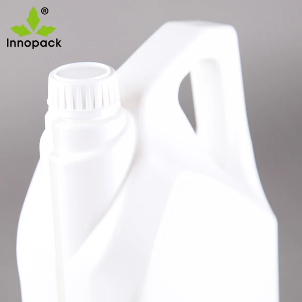 HDPE plastic 4L engine oil bottle with cap