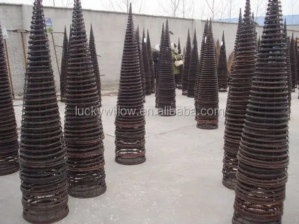 Wicker garden decoration --- flower stand & planter