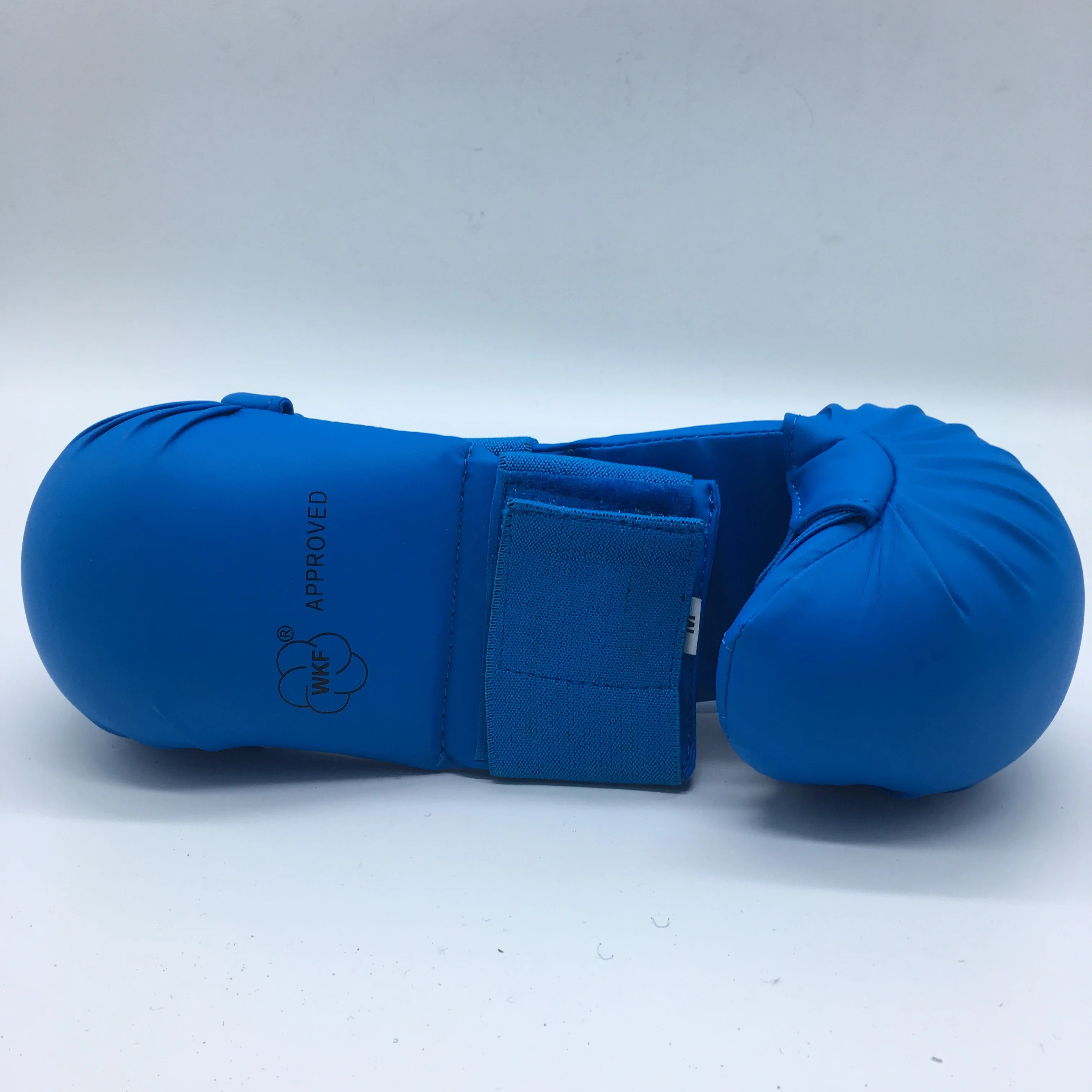 Thicken synthetic leather martial arts WKF karate gloves karate mitts karate equipment