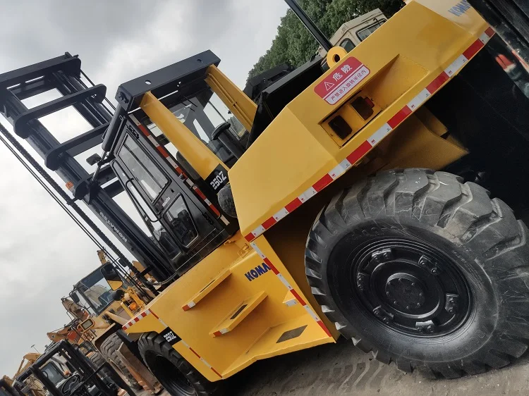 Подержанный японский 25-тонный дизельный вилочный погрузчик Komatsu 250z (2,5-25 тонн), продажа тяжелых вилочных погрузчиков