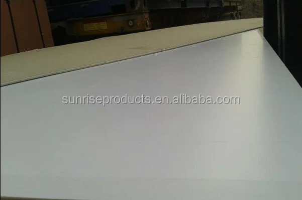 
17mm melamine coated plywood with matt surface finish and warm white color 