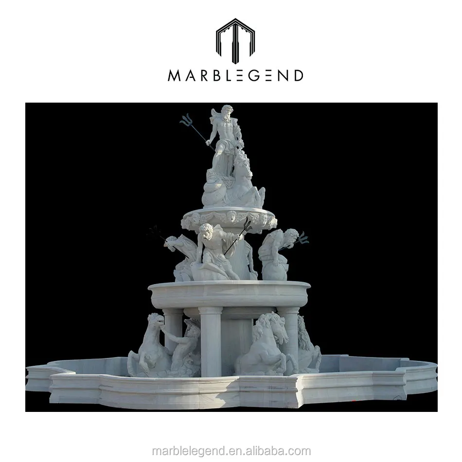 Уличный каменный мраморный фонтан