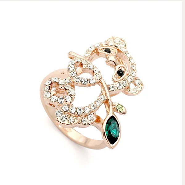 
2016 new lovely emerald panda and bamboo leaf shape finger ring white and green gemstone gold piston ring 
