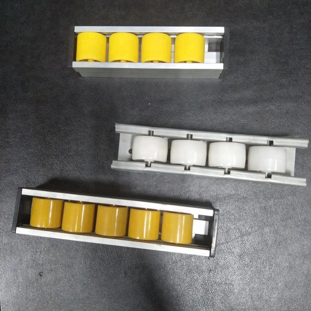 Metal frame skate wheel track roller flow conveyor