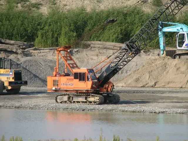 Used Hitachi KH100 30ton crawler crane original japan made