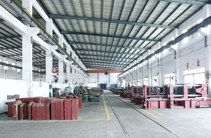 Energy-saving automatic small hot chamber brass die casting machine