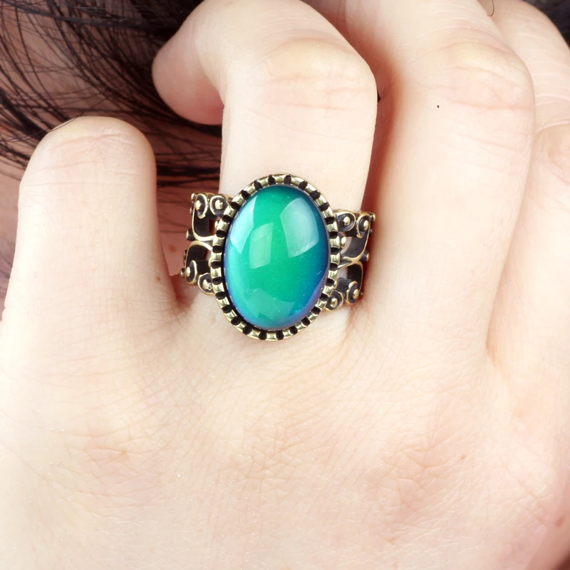 2021 Mojo Best Selling Classic Design Antique Gold Plated Magic Change Color Jewelry Glass Stone Crystal Mood Ring for Man