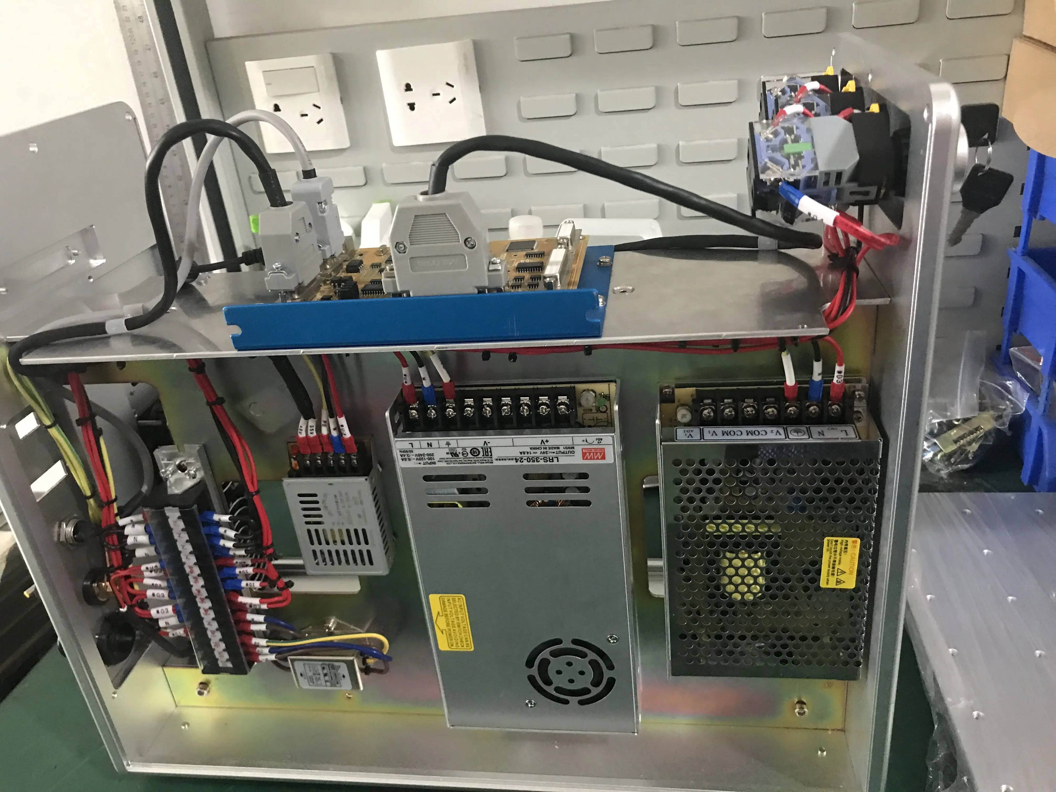 KEYILASER Portable Mini Laser Marker Raycus JPT 3D 20W 30W 50W 60W 100W Fiber Laser Marking Machine for Metal