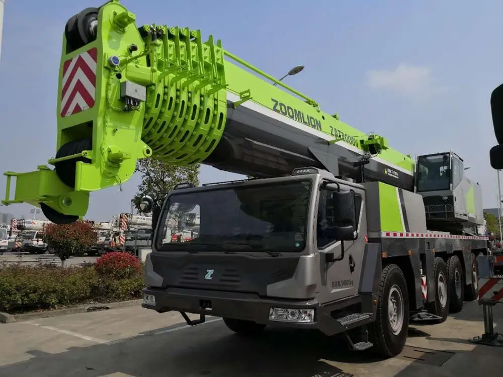 Zoomlion Six Hydraulic Lattice Boom 70T Mobile Truck Crane ZTC700