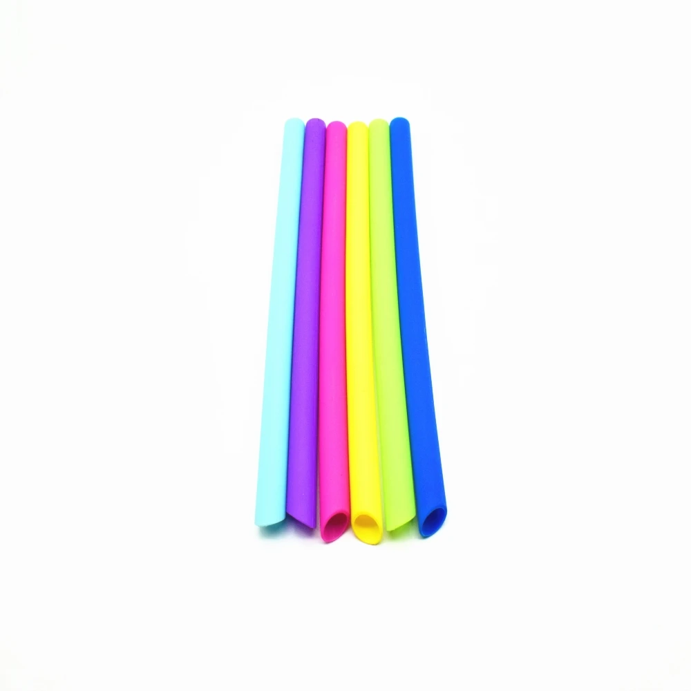 The silicone reusable straw silicone cup lid with straw