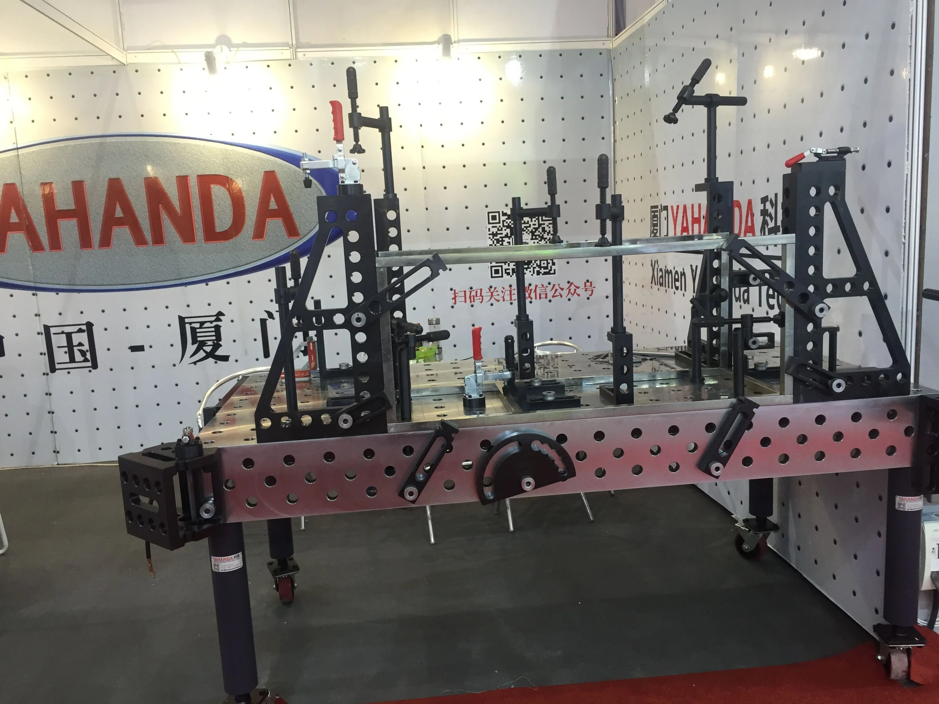 High Quality China 3D  Welding Table with Clamping Devices for getting higher welding efficiency.