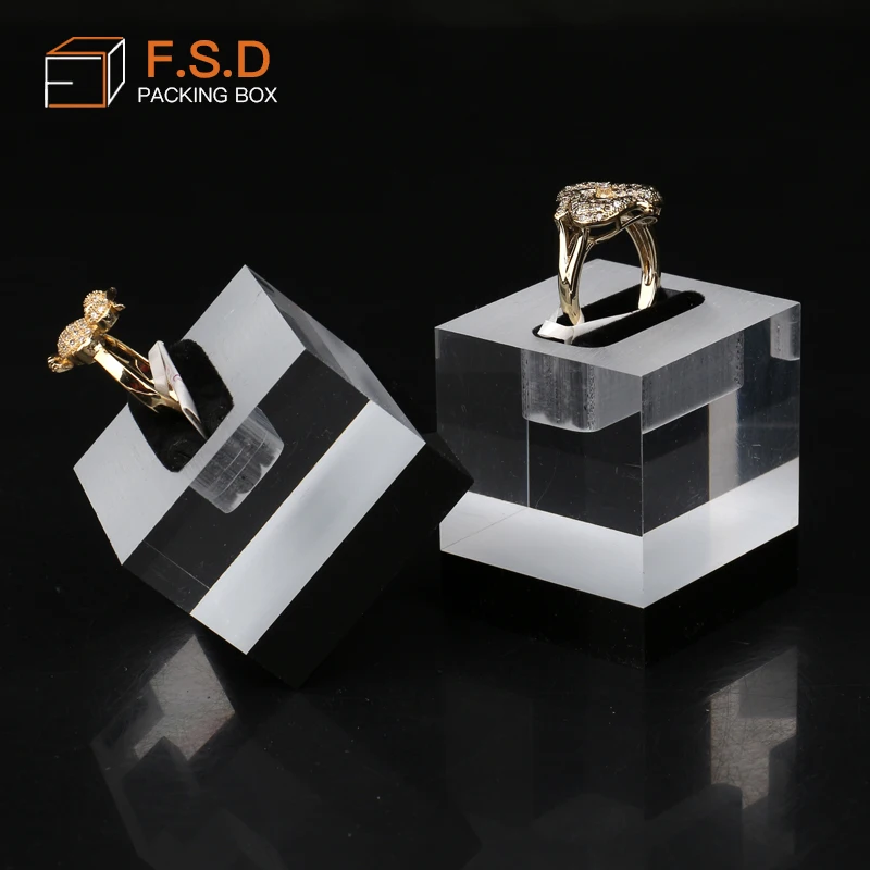 fsd factory competitive price ring acrylic jewelry display   luxury  jewelry display stand set