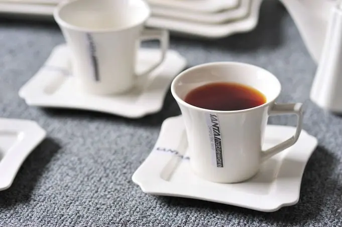 New Designed Square White Ceramic Dinnerware Porcelain Dinner Set