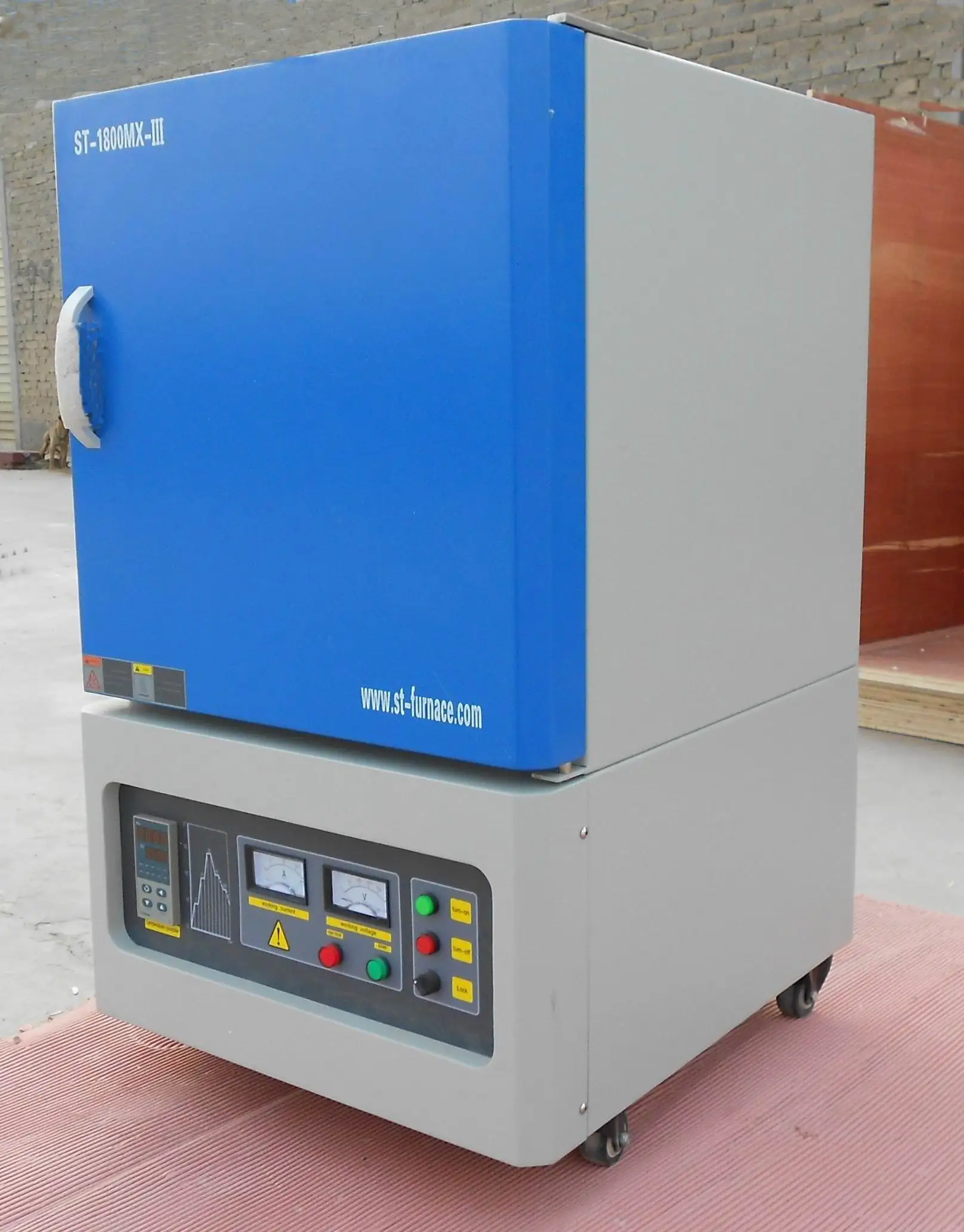 1200C laboratory muffle furnace with 200x200x300mm chamber size