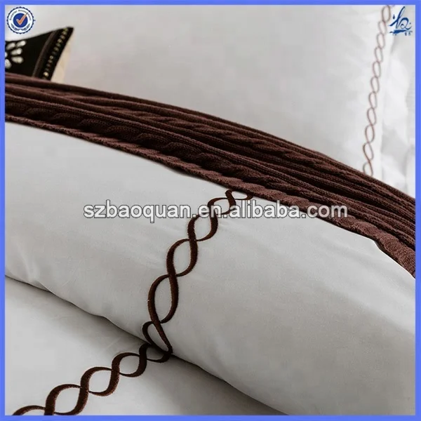 Professional custom 5-star hotel bed linen with pillows, bed linen set for hotels