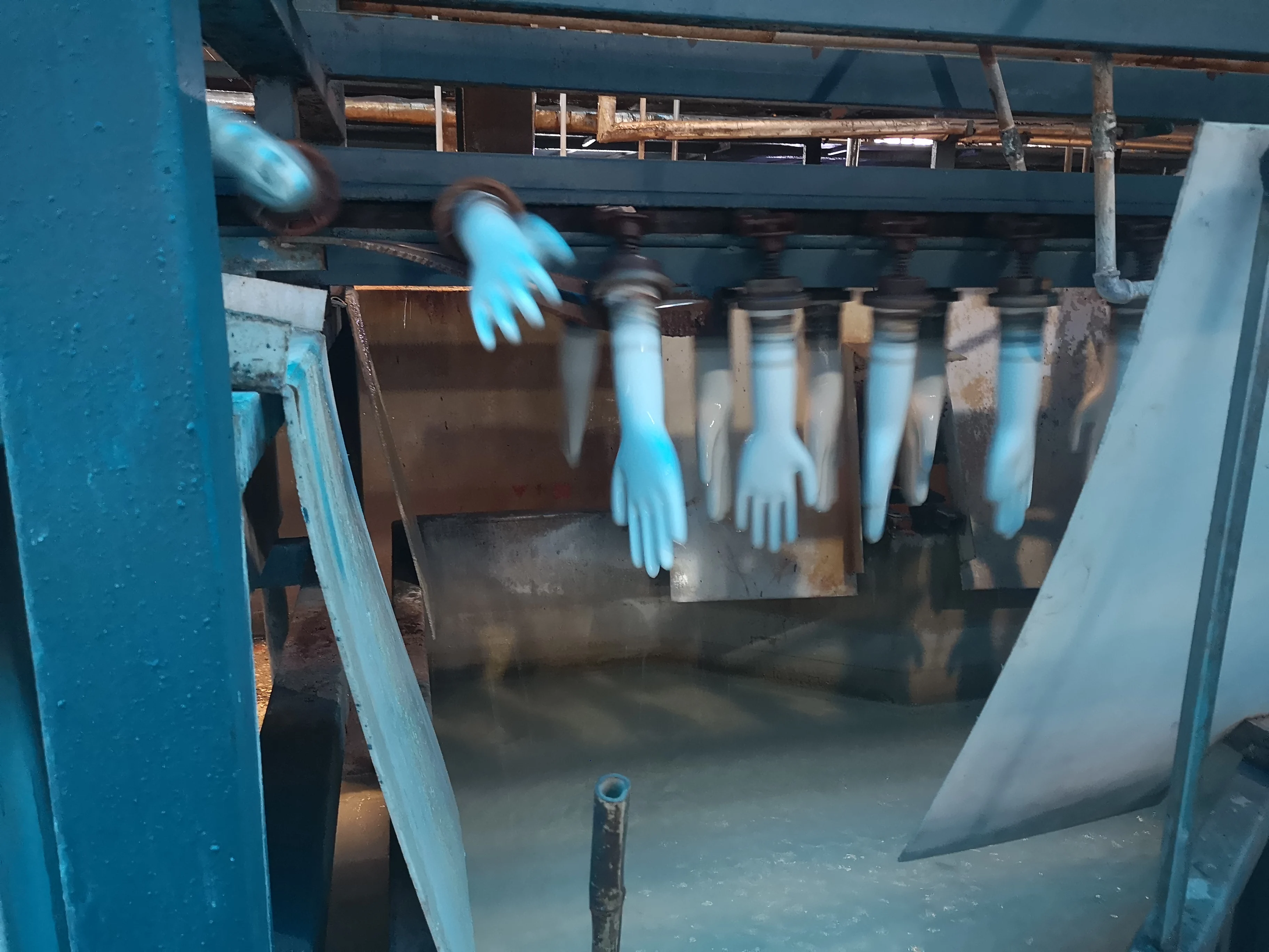 
China Zhangjiagang high quality cheap pvc glove dotting machine in pvc glove production line 