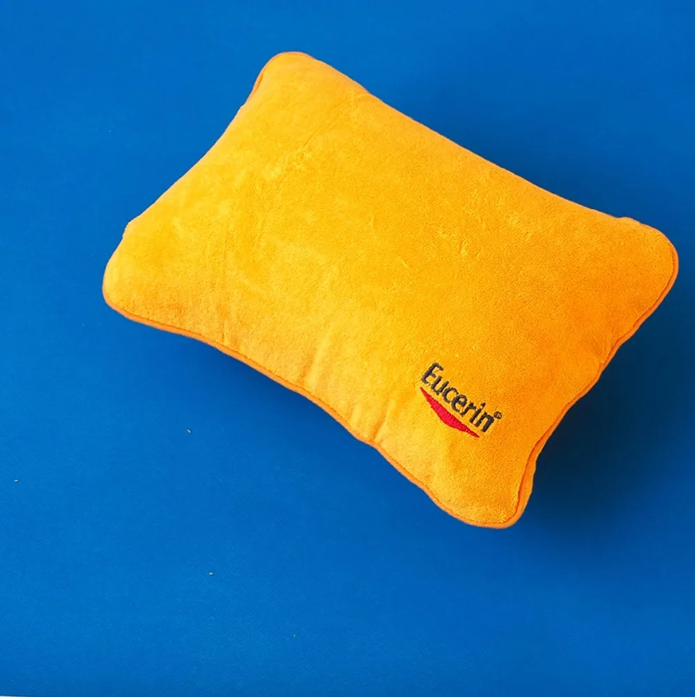 inflatable beach pillow with towel cover