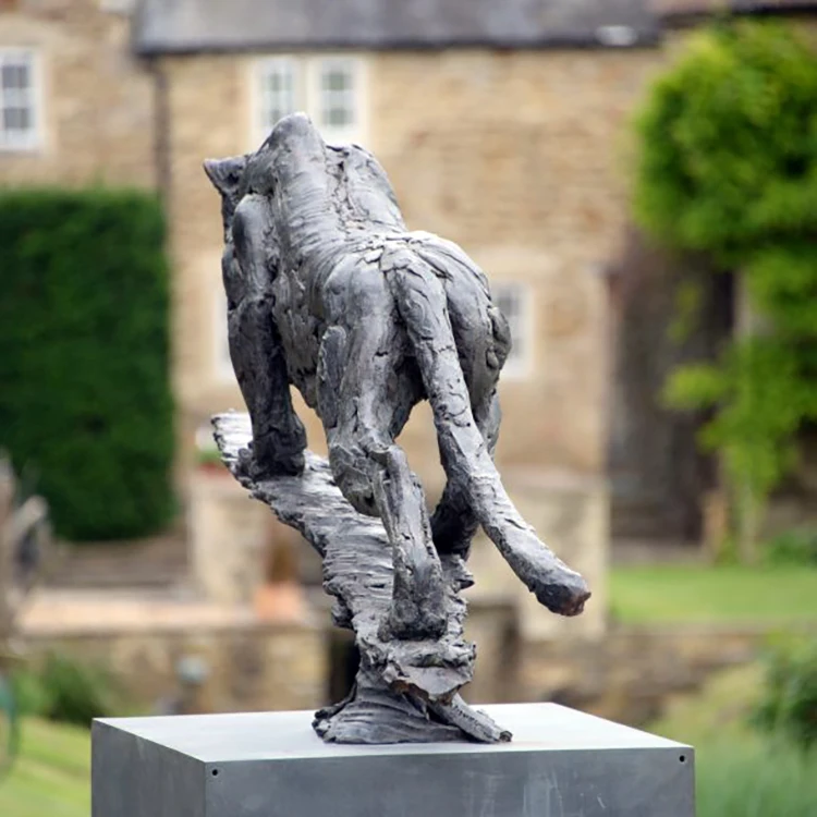 Vivid design casting bronze animal widl panther sculpture with fierce looking for outdoor