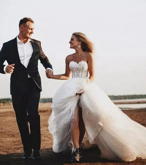 Wholesale New Turkey Long Sleeve Bride Wedding Dress
