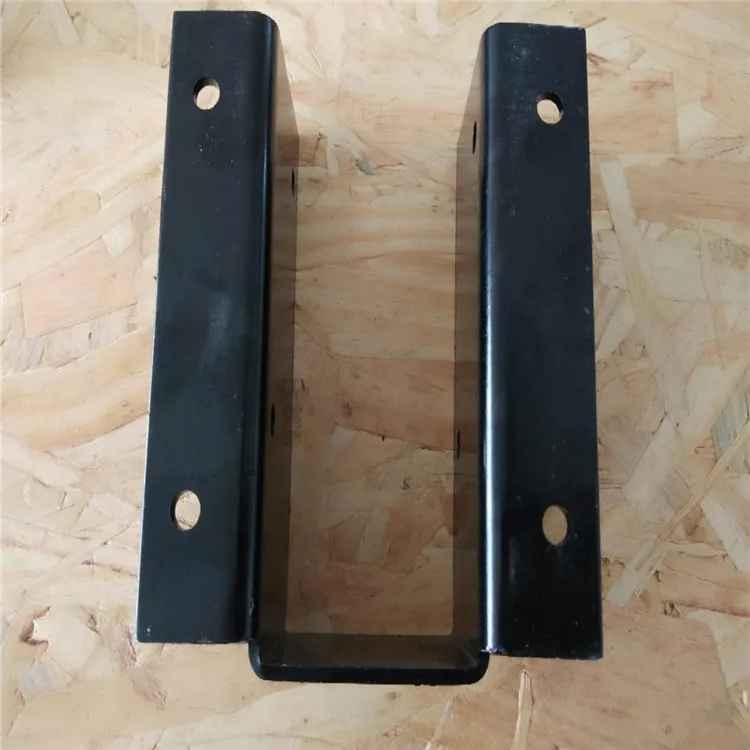 Черная окрашенная перекладина для деревянного соединителя