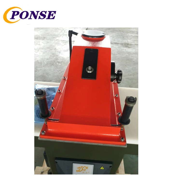 Машина для изготовления тапочек и сандалий, машина для высечки