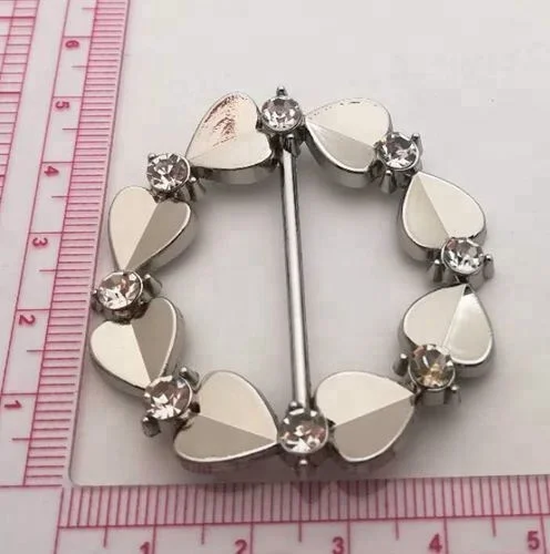 
Изысканные пряжки для женской обуви с сердечками и стразами 