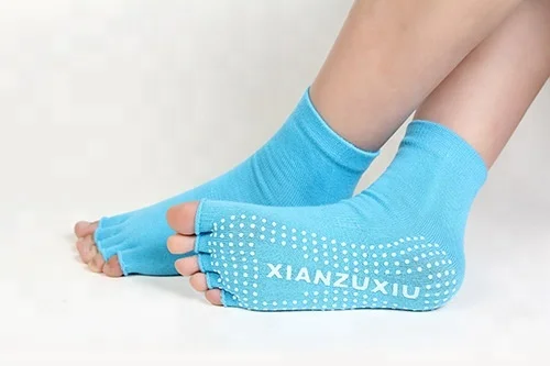 
UPGRADE Ladies anti-slip Yoga and dancing socks with five toes 