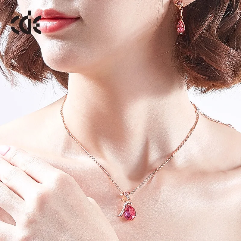 Wholesale Crystal Quartz Jewelry Floral Rose Romantic Pendant Necklace