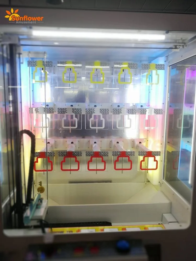 Taiwan Key Master Coin Operated Machine Prize Push Win Vending Games Push Keyhole Prize Game Machine