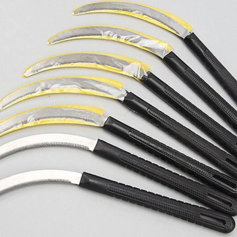 Сельскохозяйственные ручные серп цыпленок-перо как