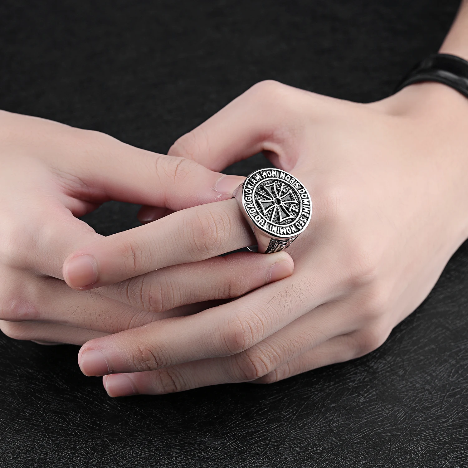 
The united states styles fashion custom stainless steel black cross rings for men 