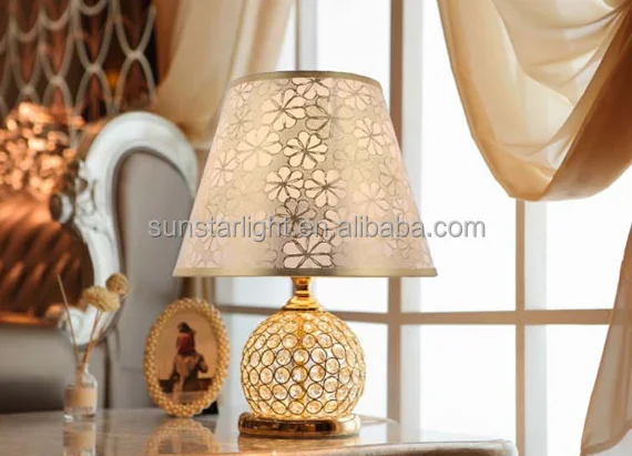 Fashion Crystal Table Lamp With Flower Lampshade Round Metal Base Table Light